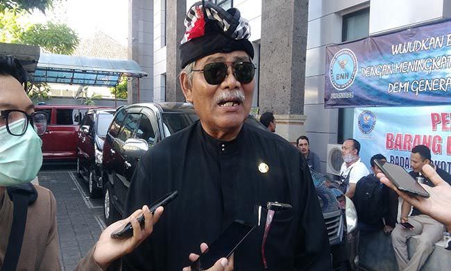 desa-adat-muncan-minta-singkirkan-kantor-desa-dari-catus-pata