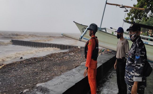 ibu-dan-anak-9-tahun-hilang-terseret-banjir-di-tukad-buleleng