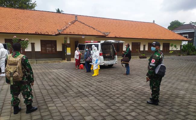 kasus-covid-19-melonjak-satgas-covid-19-bali-aktifkan-lagi-isoter