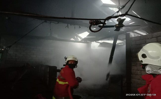 lupa-matikan-api-tungku-dapur-dan-mobil-terbakar