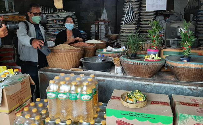 minyak-goreng-mahal-pedagang-gorengan-di-klungkung-perkecil-ukuran