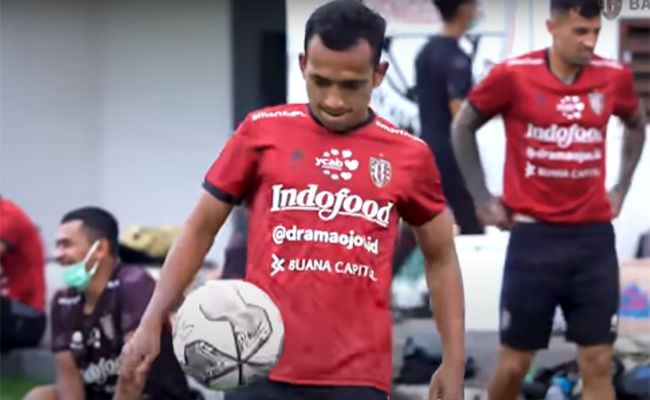 pilih-nomor-punggung-41-ini-alasan-kuat-irfan-jaya-gabung-bali-united