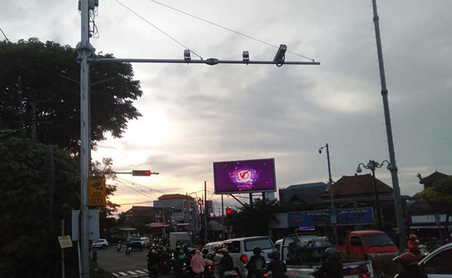 BERTAHAP: Ditlantas Polda Bali segera memasang kamera ETLE di Tabanan untuk penerpan tilang elektronik.