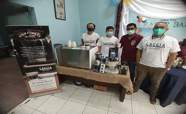basari-sajikan-kopi-arabica-blue-java