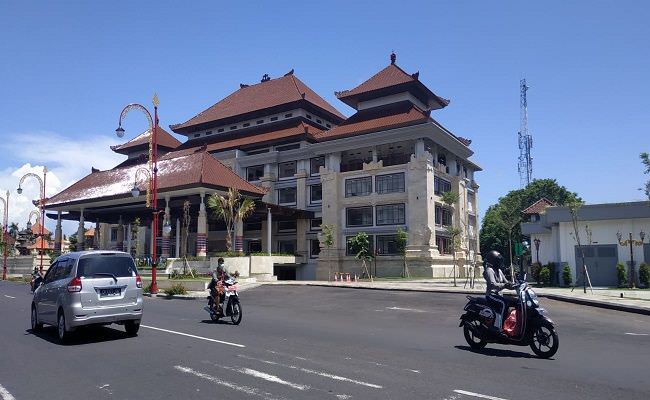 pasar-rakyat-gianyar-sepi-usai-diresmikan-ini-kata-bupati-mahayastra