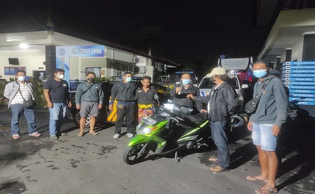 terpergok-saat-hendak-jual-bebek-curian-di-pasar-maling-ditangkap