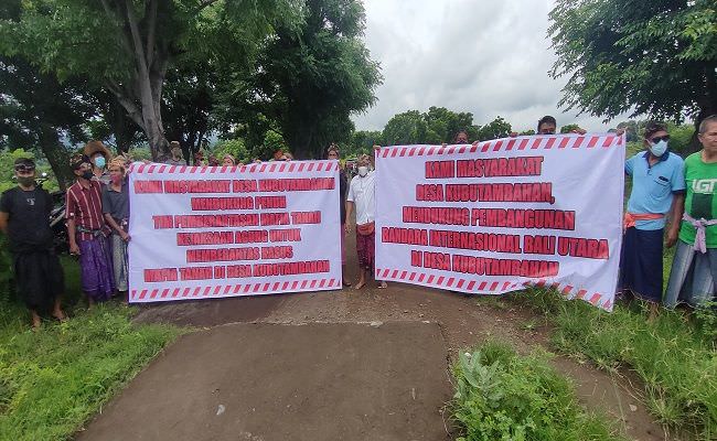 tim-kejagung-cek-lokasi-krama-sambut-dengan-spanduk-dukungan
