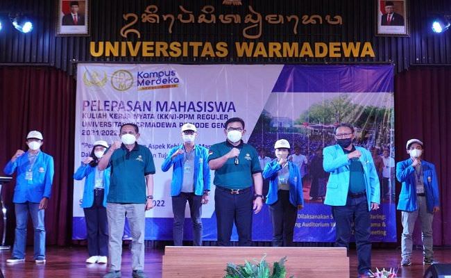 unwar-terjunkan-1859-mahasiswa-kkn-di-62-desa-di-bali