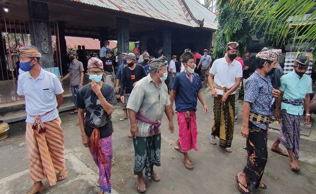 warga-yeh-sanih-meradang-nyaris-lakukan-pengosongan-paksa