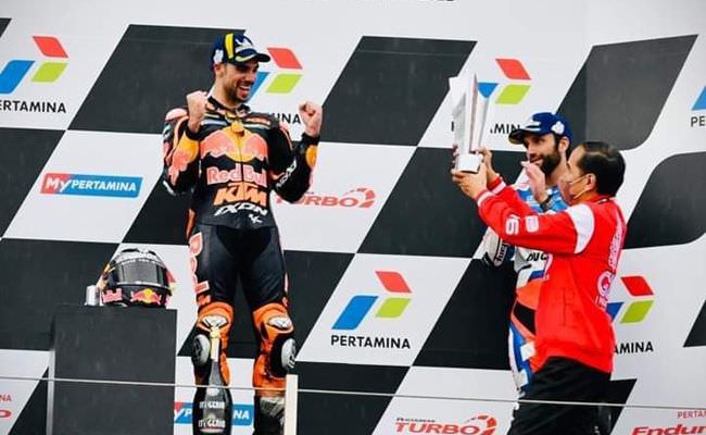 hebat-piala-motogp-dibuat-di-gianyar-desain-terinspirasi-dari-obor