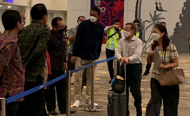 pertama-kali-sejak-pandemi-pesawat-dari-australia-mendarat-di-bali