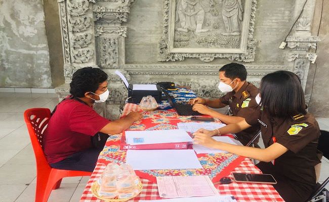 delapan-orang-nasabah-bumdes-banjarasem-diperiksa