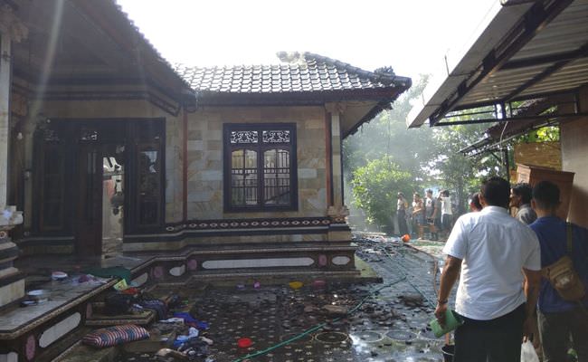 dipicu-dupa-bekas-sembahyang-rumah-permanen-di-tabanan-ludes-terbakar