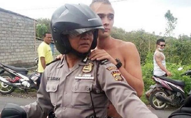 identitas-bule-cabul-di-gunung-batur-dikantongi-paspor-ditahan