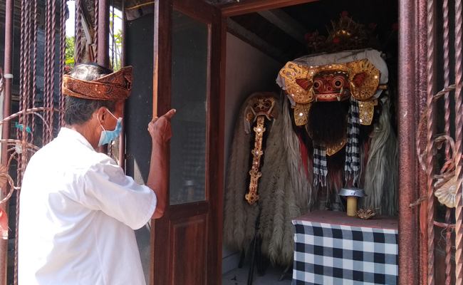 Rangda di Pura Dalem Siyut, Desa Tulikup, Gianyar, ini akan dibakar karena sudah cemer atau kotor akibat matanya dicongkel dan dicuri. (ib indra prasetia/radarbali)