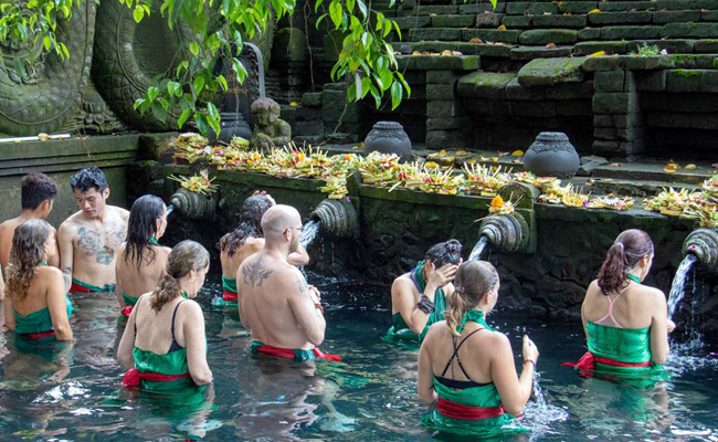 SURGA DI BALI: Destinasi wisata Pura Tirta Empul menjadi magnet pariwisata Bali.