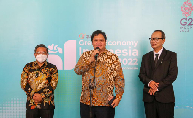 STRATEGIS: Menko Perekonomian bersama para menteri dan 3 gubernur mendorong percepatan pembangunan di kawasan yang ditetapkan di 3 Perpres Percepatan Pembangunan Ekonomi. (IST)