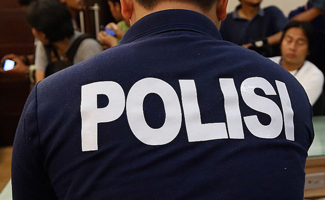Ilustrasi, Keinginan I Nyoman SU agar anaknya menjadi polisi kandas karena tertipu calo. (dok jawapos.com)