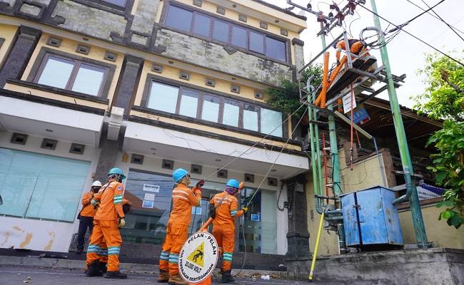KENAL LEBIH DEKAT: PLN UID Bali memiliki 10 tim PDKB (76 personil) di masing-masing PLN Unit Pelaksana Pelayanan Pelanggan, yakni Bali Selatan, Bali Utara, dan Bali Timur. (PLN UID BALI FOR RADAR BALI)