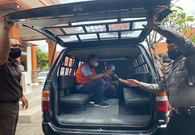 Tersangka Dewa Gede Radhea saat dibawa ke Lapas Kelas IIA Kerobokan, pada 10 Agustus 2022. (ist)