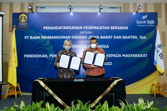 NOTA KESEPAHAMAN: Penandatanganan MoU oleh Direktur Utama bank bjb Yuddy Renaldi dan Rektor Universitas Indonesia Prof. Ari Kuncoro, pada Jumat 12 Agustus 2022, di Bandung. (ist)
