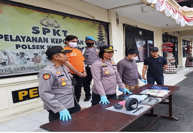 Pelaku pencurian bernama Rigel Dian Stirman saat diamankan polisi di Polsek Kuta Utara. (ist)
