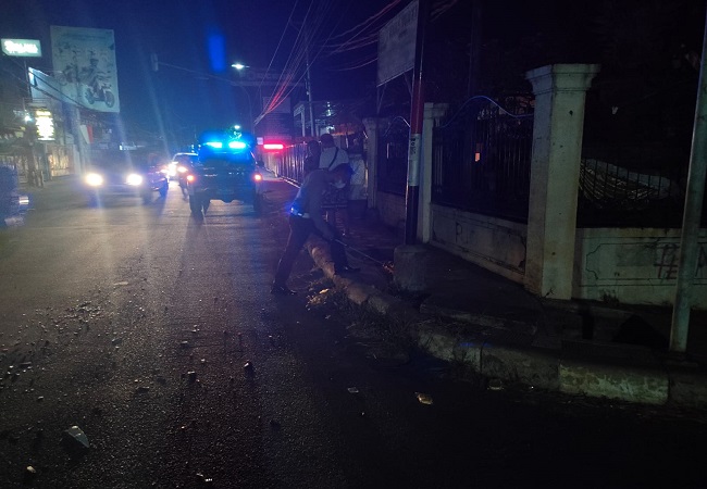 Polisi melakukan olah tempat kejadian perkara. (Humas Polres Buleleng)