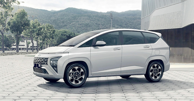IDAMAN KELUARGA: Salah satu mobil yang kini tengah populer adalah mobil jenis MPV seperti Hyundai Stargazer. (Ist)