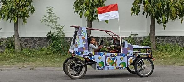 Mobil berbahan sepeda motor
