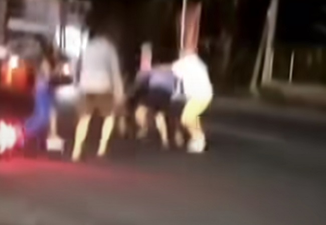Foto tangkapan layar video viral perkelahian di media social.