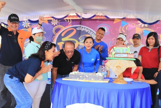 SEMARAK ULTAH KE-32:Peringatan  HUT RSU Kertha Usada yang ke-32 dirayakan dengan semarak. Perayaan itu dilakukan di Taman Kota Singaraja, pada Minggu (18/9). (IST)