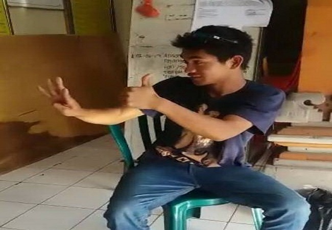 I Wayan Agus Arnawa, 25, alias Kolok, pelaku pembunuhan ibu tirinya di Gianyar Bali. (ist)