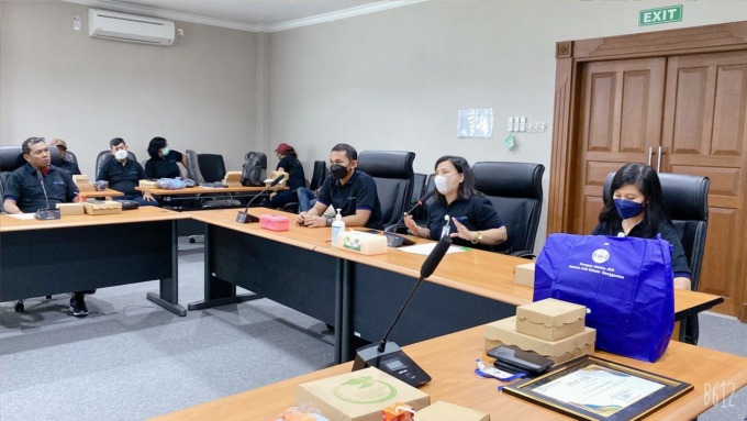 SOSIALISASI: kegiatan sosialisasi program REHAB ini juga menyasar awak media di Singaraja, Buleleng. (IST)