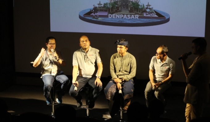 NEXTDEV BALI: Telkomsel menghadirkan program Roadshow NextDev 2022 yang mengusung tema “Revitalizing Economy Through Digital Innovation” di Denpasar (13/10). Pada kegiatan tersebut turut hadir sebagai narasumber yang merupakan local hero yaitu I Made Arta