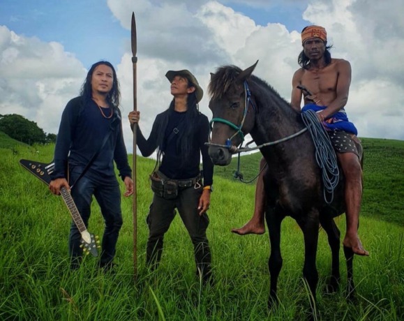 UKIR PRESTASI: Video klip Navicula yakni . Dinasti Matahari, yang disutradarai Dibal Ranuh, meraih video terbaik AMI award