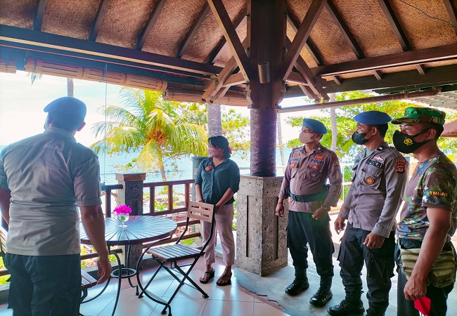 Polair Polres Buleleng menjajagi lokasi pemancing tewas.(Foto: Humas Polres Buleleng)