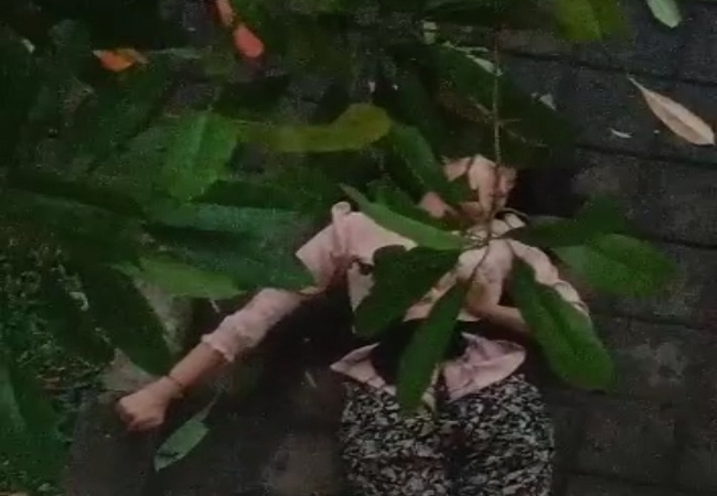 Siswi di Denpasar nekat terjun dari lantai 3 dan terkapar di halaman sekolah. (ist)
