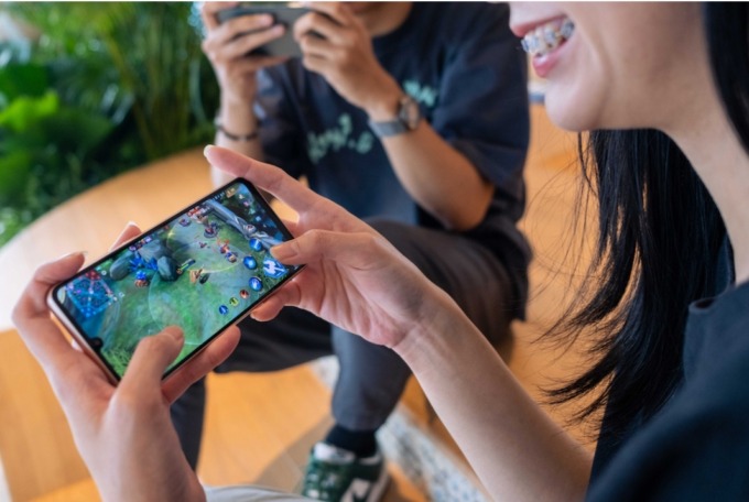 CANGGIH: Galaxy A33 5G sudah dibekali fitur-fitur yang bikin mabar jadi makin Awesome, mulai dari layar refresh rate 90Hz dan touch sampling rate 180Hz, RAM besar hingga 8GB dan RAM Plus hingga 8GB juga, dan baterai 5.000mAh. (IST)