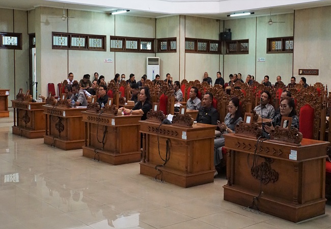 Suasana rapat paripurna DPRD Buleleng. (Eka Prasetya)