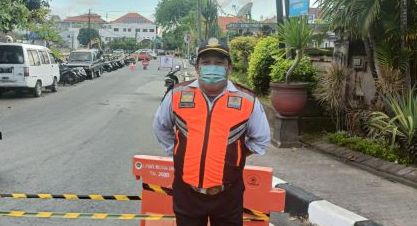 PINDAH JALUR : Sejumlah rute jalan di kawasan Rumah Sakit Prof. Ngoerah dialihkan karena ada pembangunan Gedung Kesehatan Ibu dan Anak. (foto : istimewa)