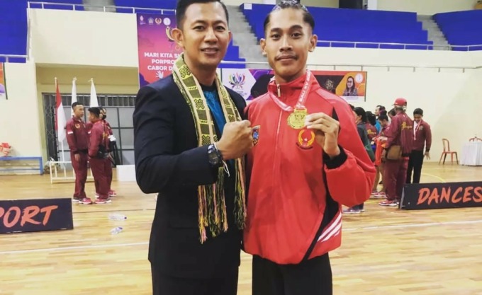 PRESTASI: Atlet dancesport Karangasem saat berhasil menyabet dua emas di ajang porprov Bali 2022.
