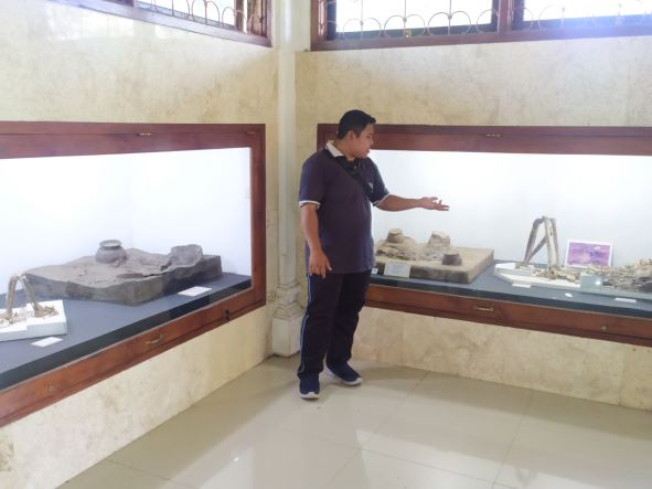 BELUM LENGKAP: koleksi museum manusia purba Gilimanuk