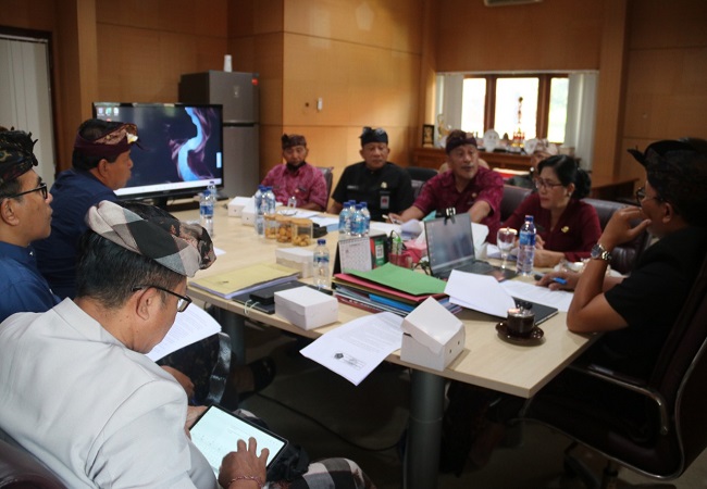 ASET - Rapat pembahasan pengelolaan aset pemerintah. (Eka Prasetya)