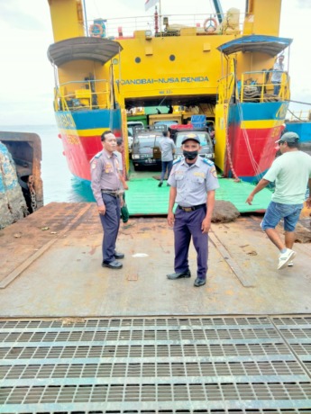 SUDAH MENUA : Kapal Motor Penumpang Nusa Jaya Abadi Klungkung  ini sudah mulai ngadat peranti navigasinya. (foto: istimewa)