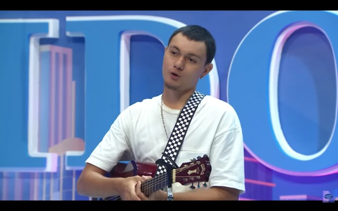 PERUNTUNGAN BARU: Bek tengah berdarah Swedia - Bali Nyoman Paul Fernando Aro gagal lolos ke Timnas asuhan Shin Tae Young kini malah ikut Indonesia Idol.
