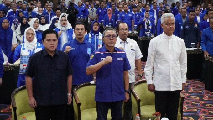 BUKA SEGALA KEMUNGKINAN : Ketua Umum PAN Zulkifli Hasan bersama Gubernur Jawa Tengah Ganjar Pranowo dan Menteri BUMN Erick Thohir. (Foto: Istimewa)