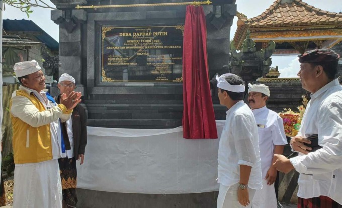 BIAR BEDA DAN MUDAH DIINGAT : Nama Desa Tista di Kecamatan Busungbiu, Buleleng, ini resmi berubah nama menjadi Desa Dapdap Putih. (foto: Pemdes Dapdap Putih)