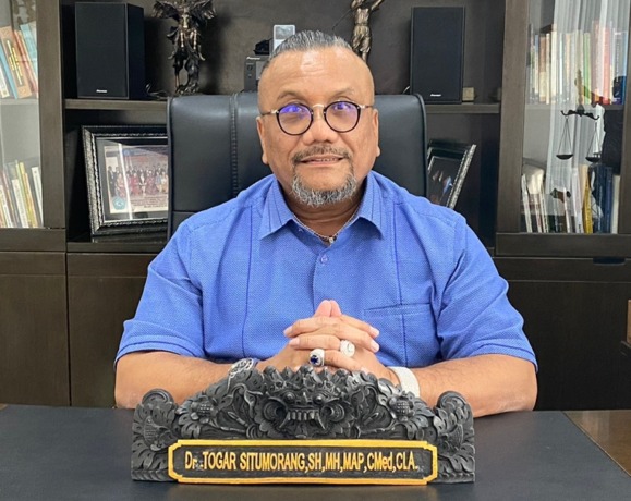 Dr. Togar Situmorang, SH., MH., MAP., C.Med., CLA.  (ist)