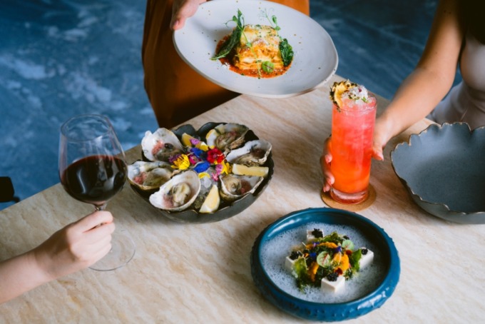 SEAFOOD & VEGAN: Hidangan Unik, Lezat dan Menyehatkan dari Tanah Liat Restoran Sangat Sayang untuk Dilewatkan. (Renaissance Bali Nusa Dua Resort untuk Radar Bali)