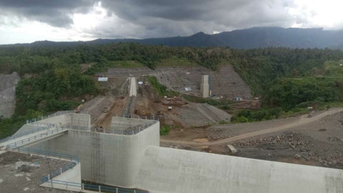 MUMPUNG MASIH MUSIM HUJAN: Bendungan Tamblang di Kecamatan Sawan, Kubutambahan, Buleleng. ( foto: eka prasetya/radarbali)